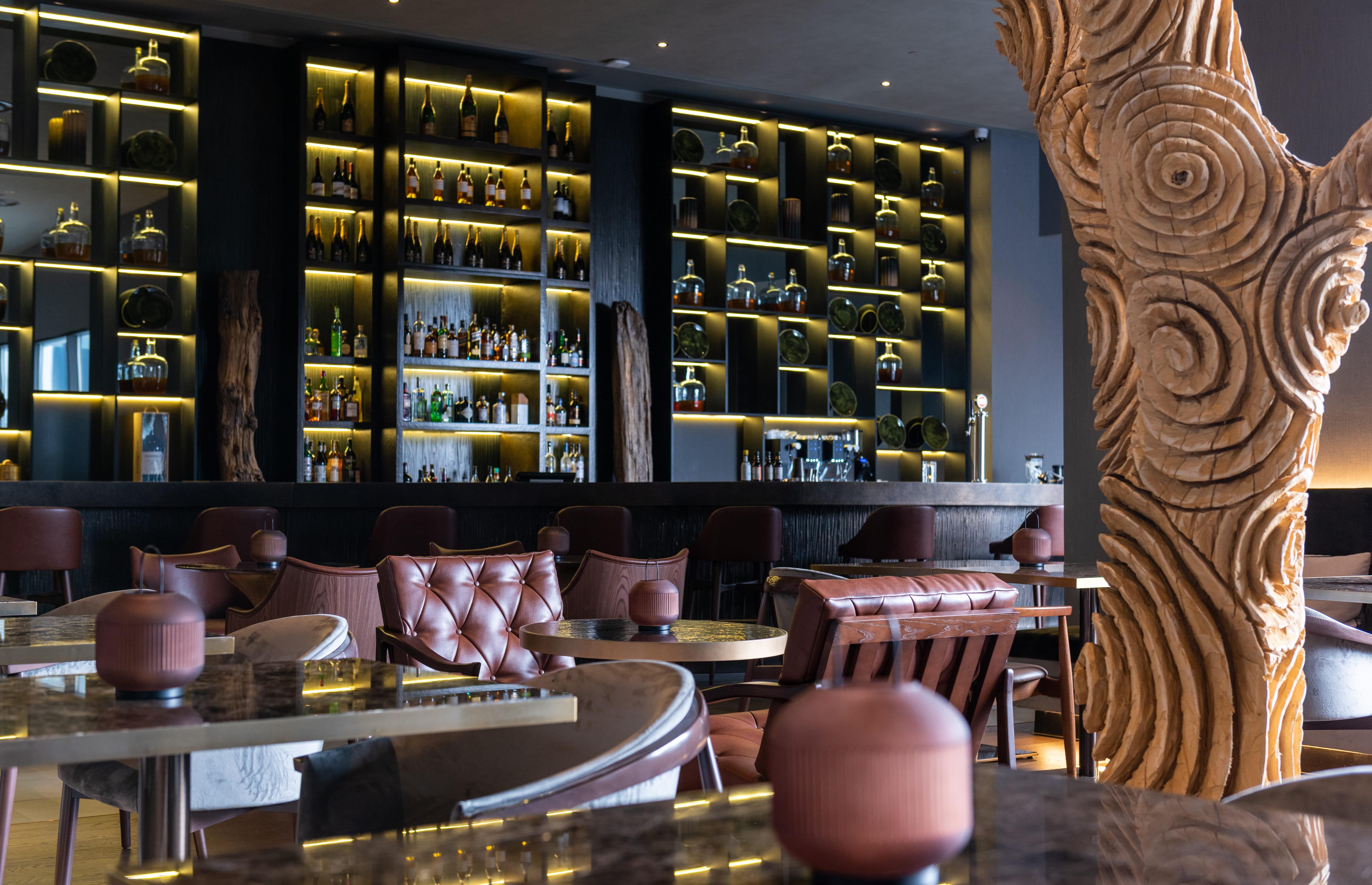 Hotel Hilton Porto Gaia Vila Nova de Gaia Exterior foto The bar at the hotel