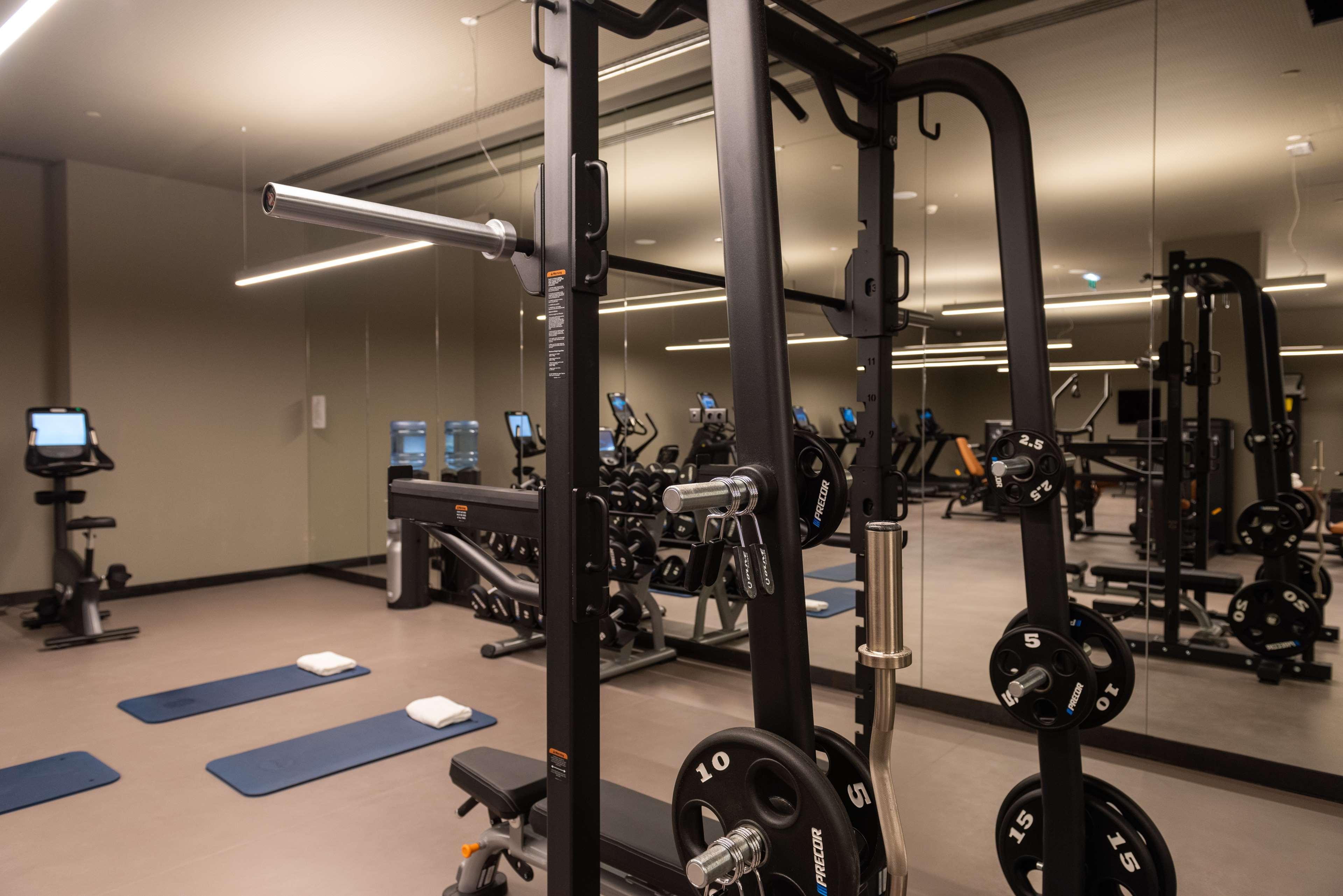 Hotel Hilton Porto Gaia Vila Nova de Gaia Exterior foto The gym at the hotel