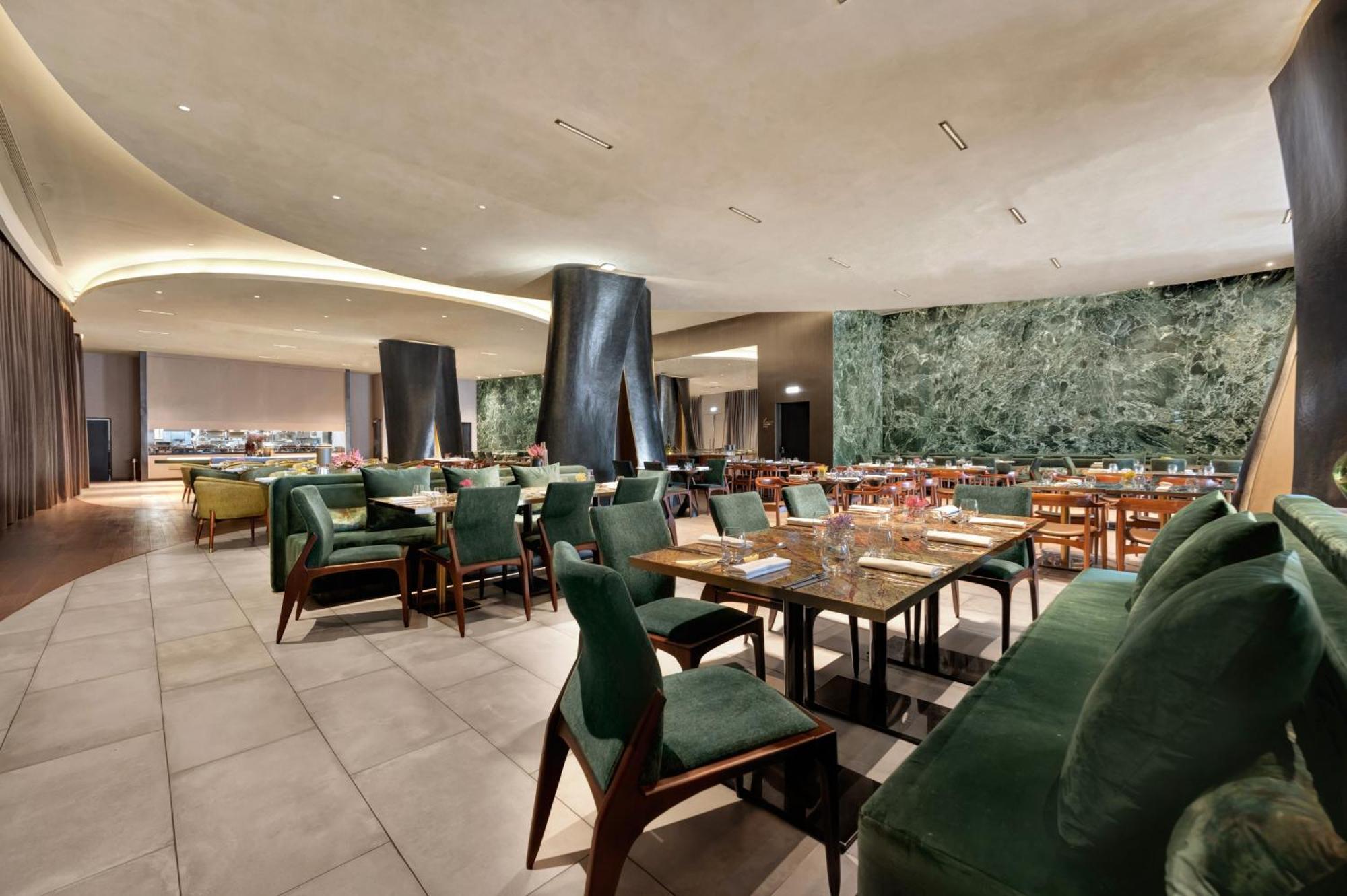 Hotel Hilton Porto Gaia Vila Nova de Gaia Exterior foto The interior of the restaurant