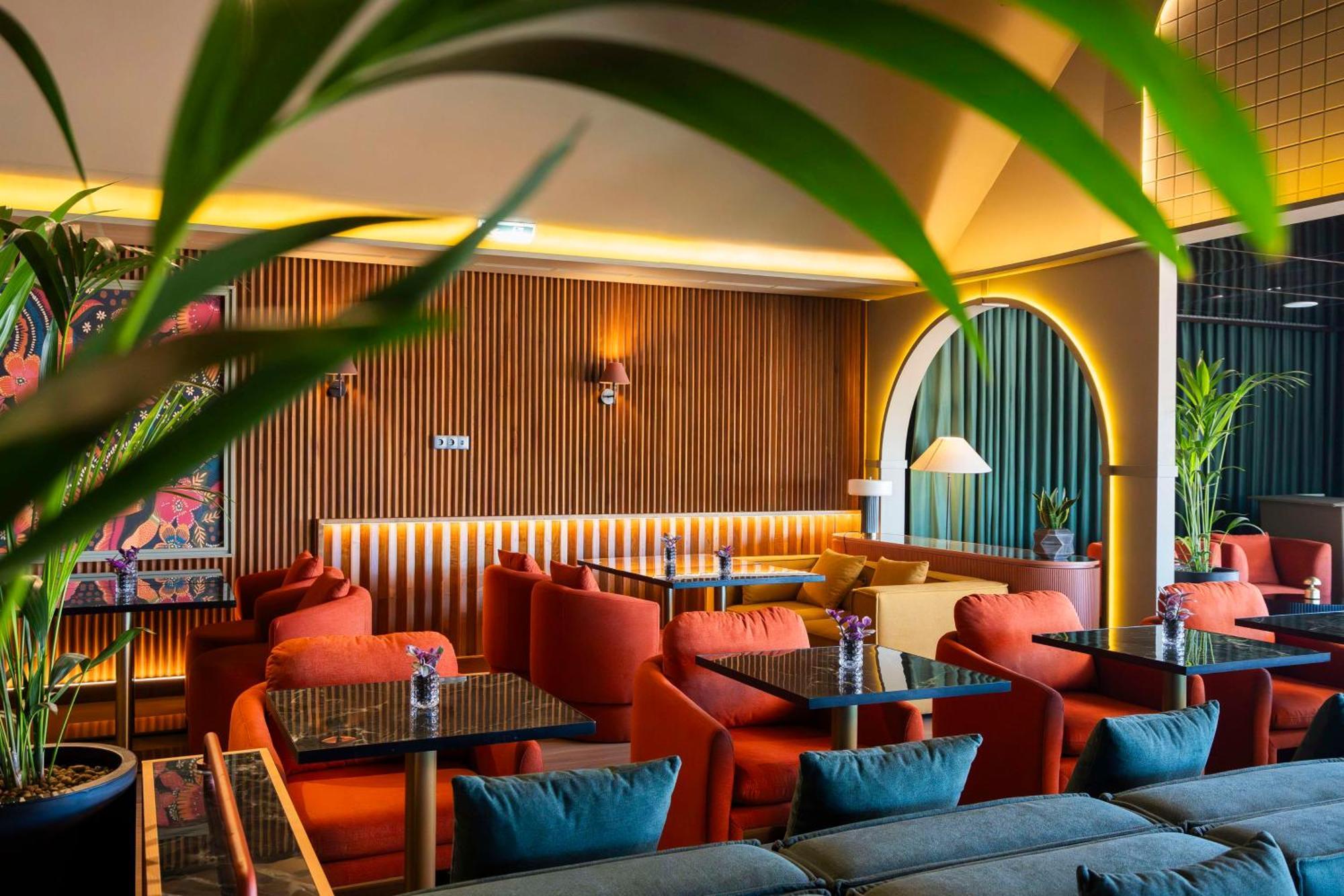 Hotel Hilton Porto Gaia Vila Nova de Gaia Exterior foto The interior of the lounge